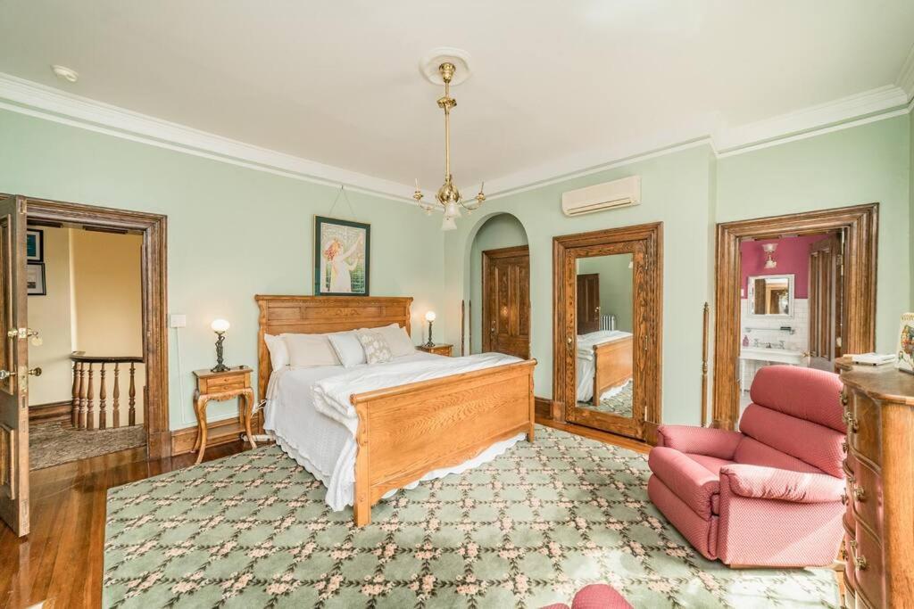Peaceful Easy Feelings - King Sized Bed - Sleeps 2 Apartment ลินช์เบิร์ก ภายนอก รูปภาพ